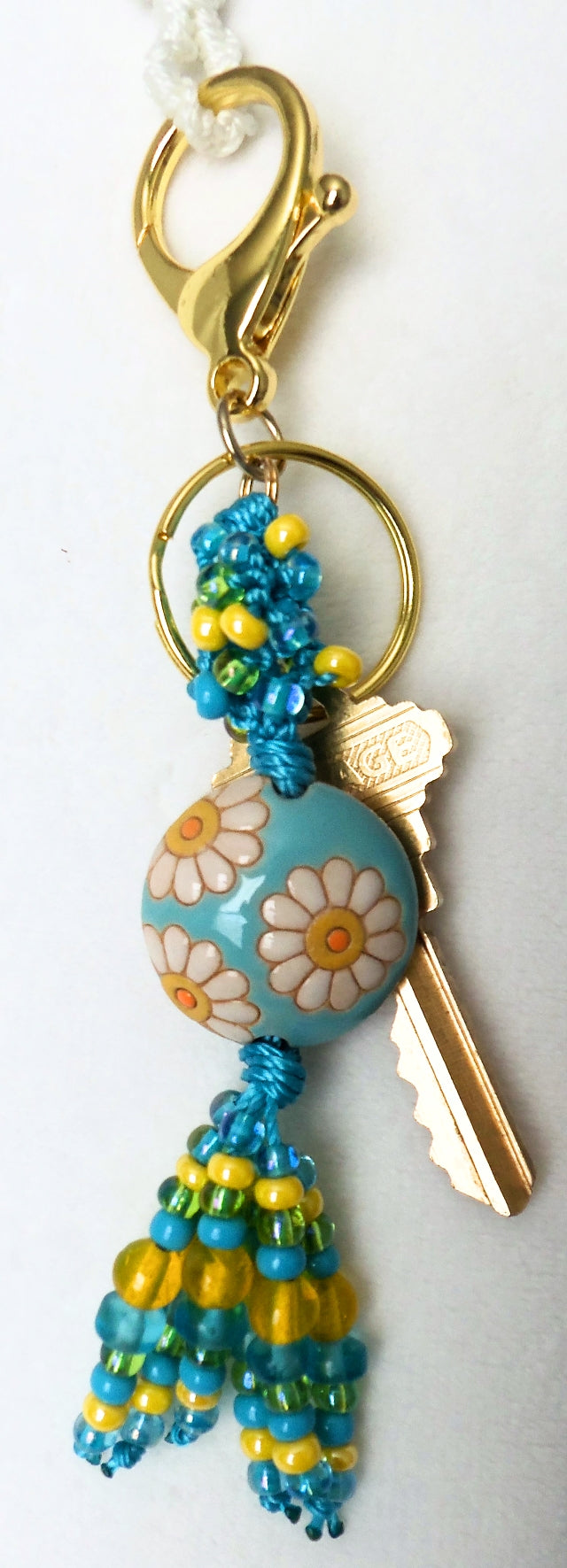 Blue & White Daisy Keychain - Juicybeads Jewelry